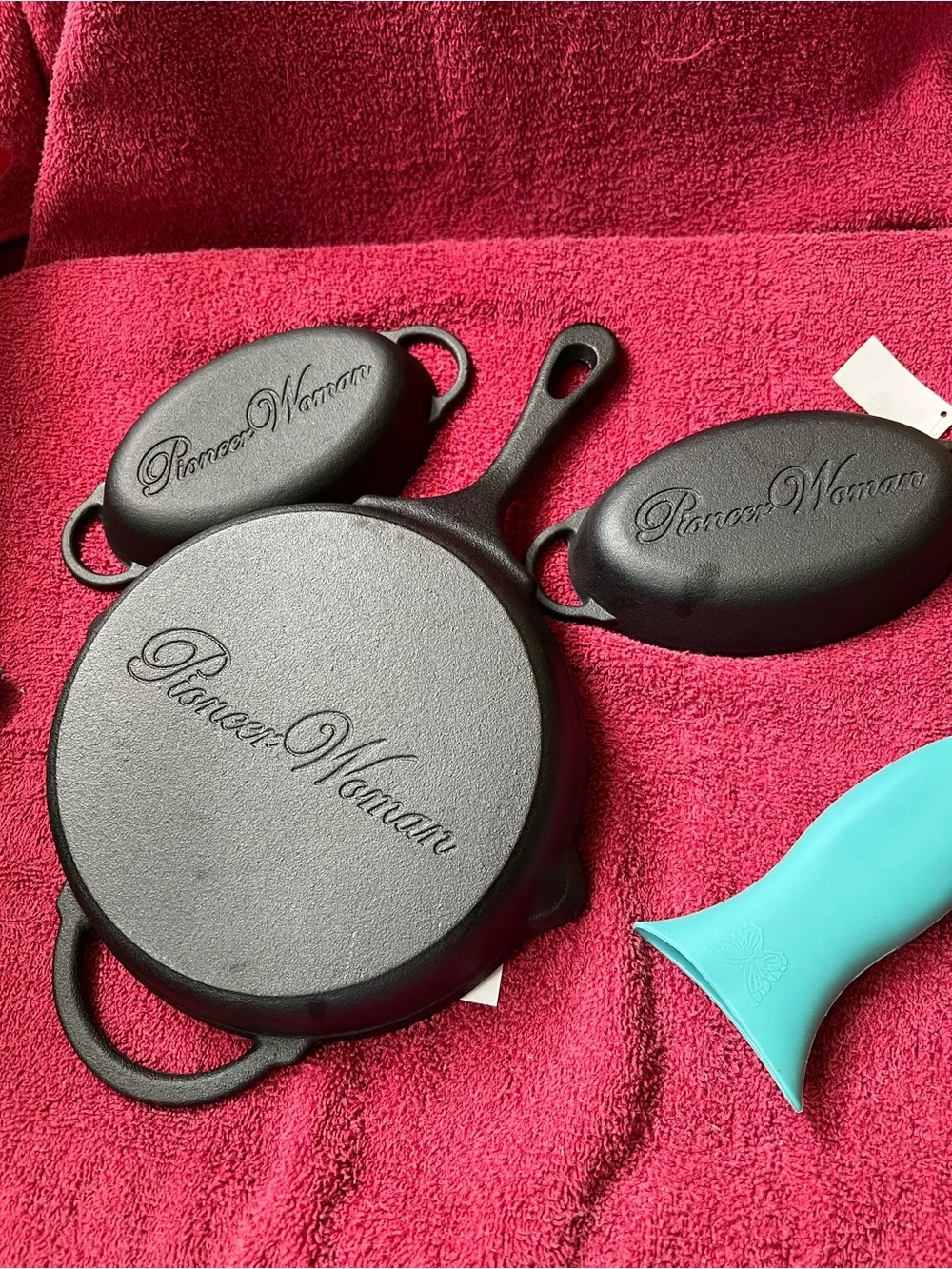 The Pioneer Woman cast iron